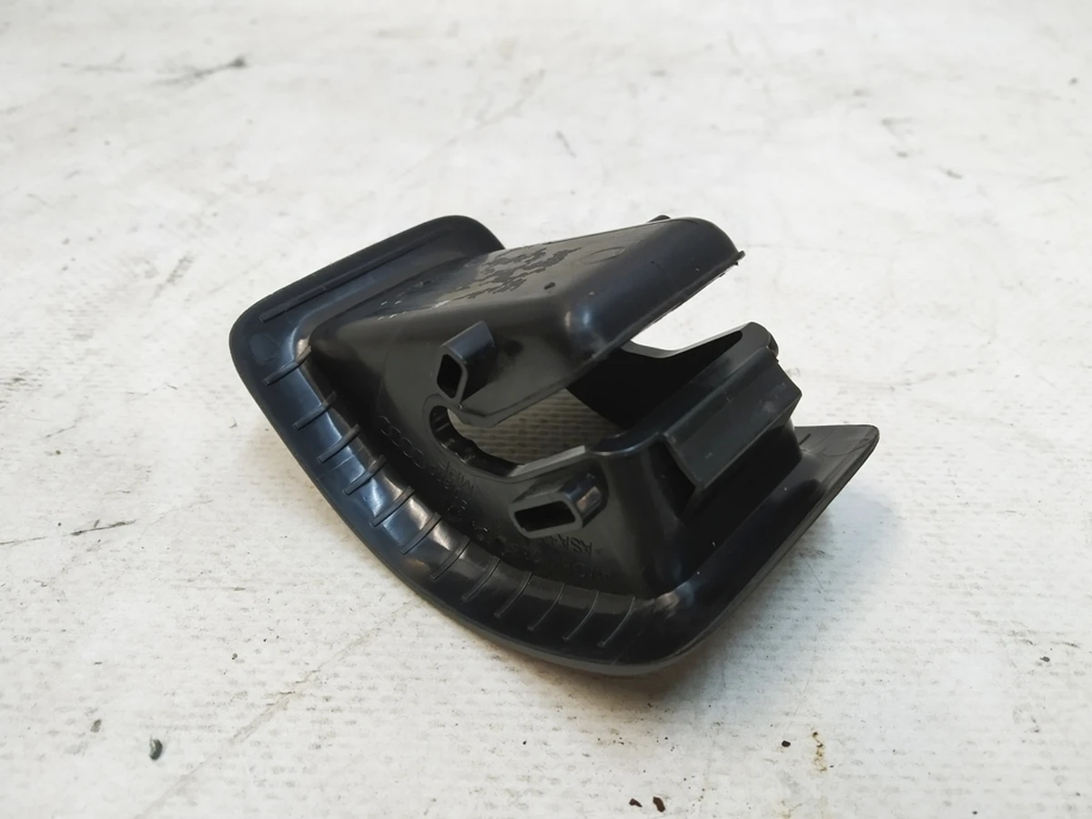 Направляющая опорной скобы крепления детского автокресла Isofix Audi Q7 4M0887233E