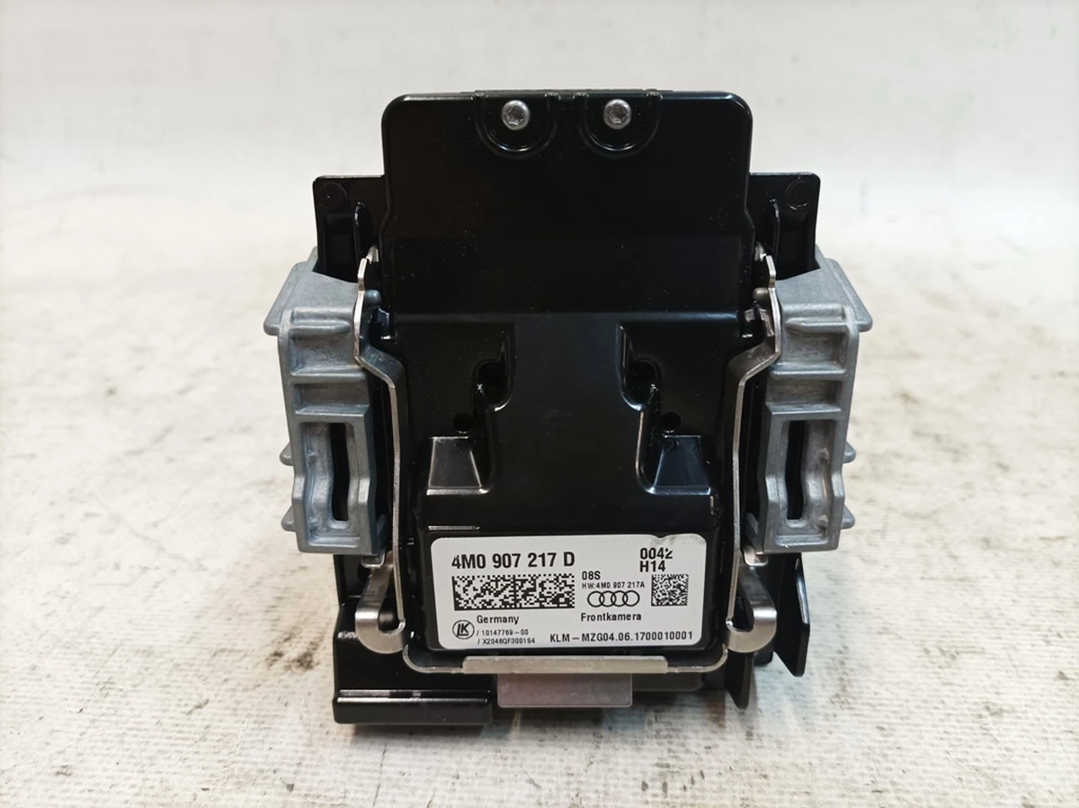 Камера передня допоміжних систем водія Audi Q7 4M0907217D