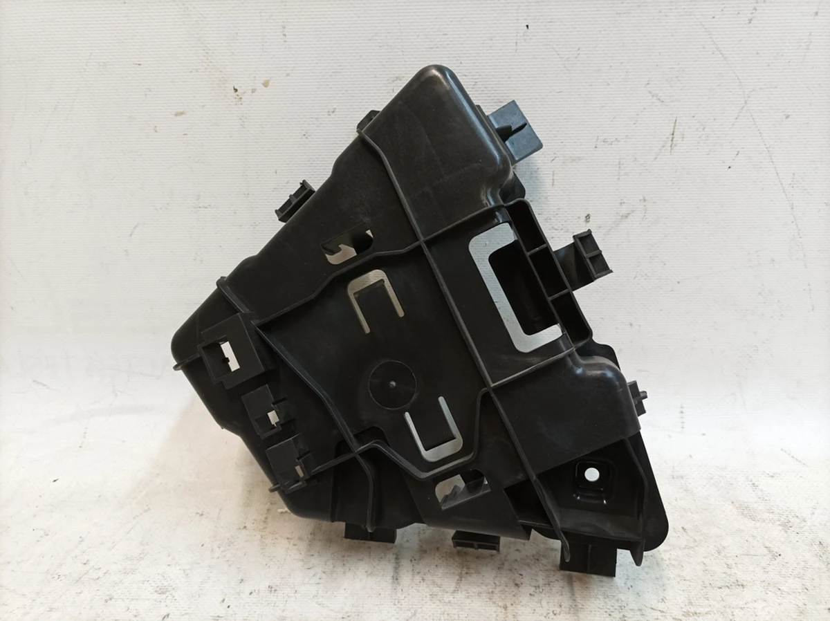 Кронштейн блока управления распознавания прицепа Audi Q7 4M0907297