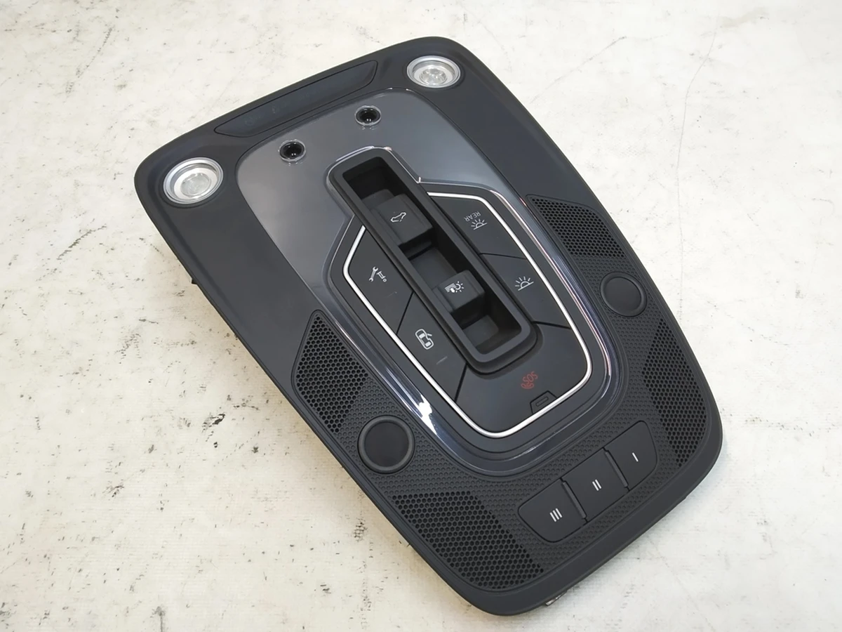 Панель освітлення з мікрофоном та блоком управління у зборі з датчиком руху Audi Q7 4M0947135CP