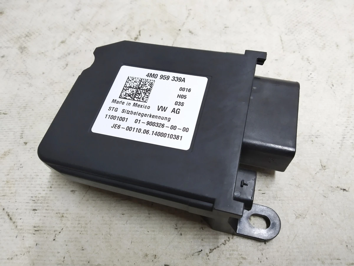 Блок управління розпізнавання зайнятості сидіння Volkswagen E-GOLF 4M0959339A