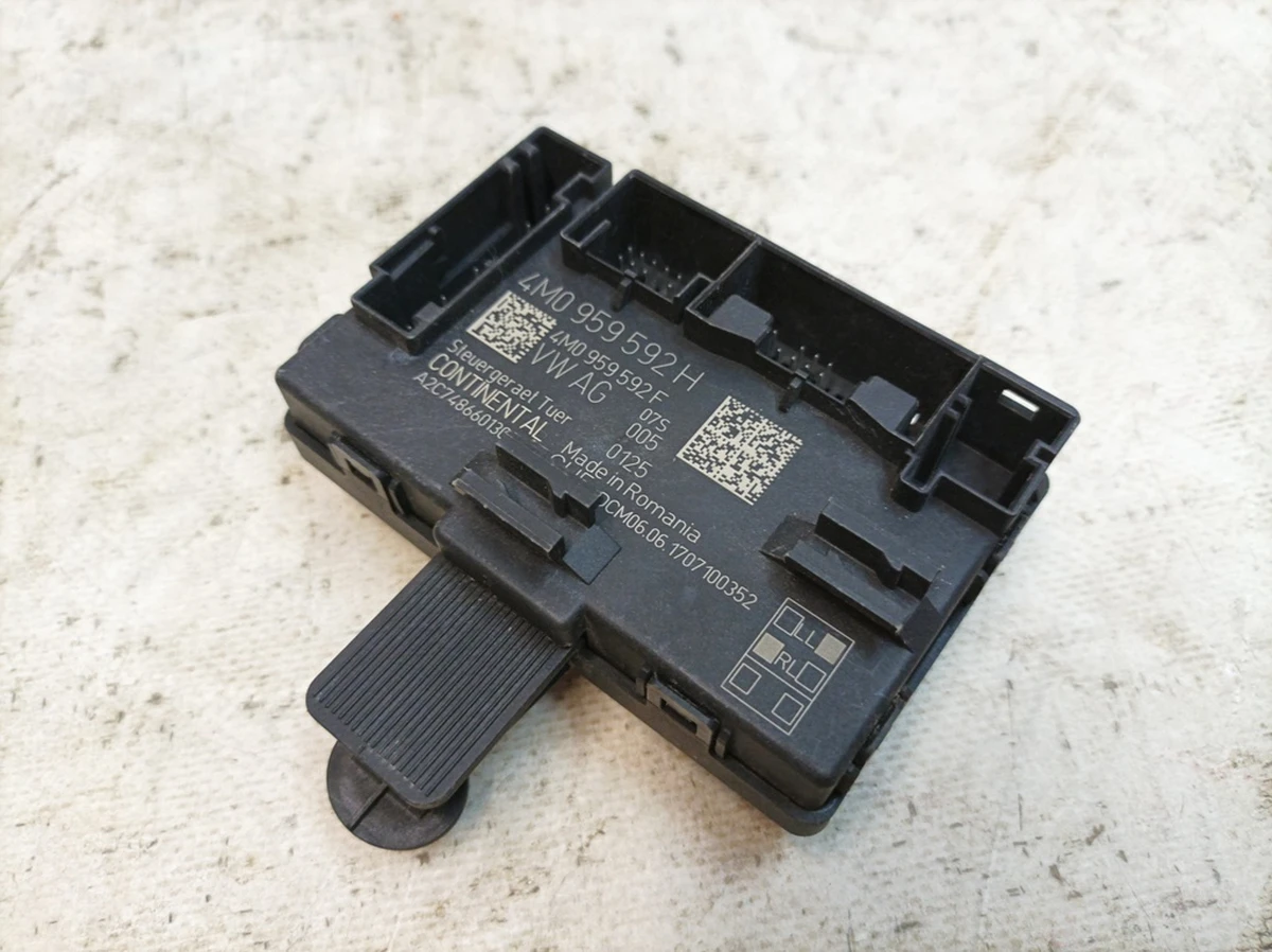 Front passenger door control unit Audi Q7 4M0959592H