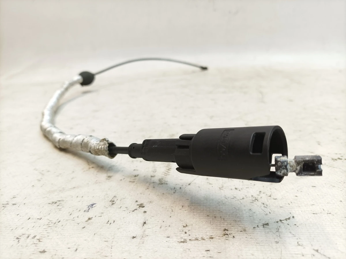 Трос механизма аварийной разблокировки Audi Q7 4M1713035C