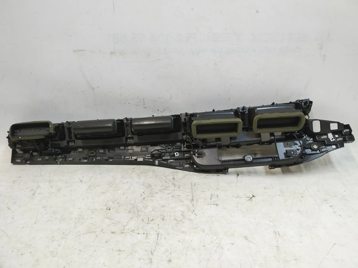 Дефлектор передней панели (торпедо) основной с повреждением Audi Q7 4M1820902AC