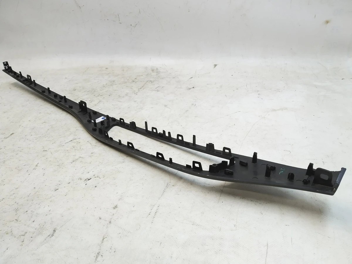 Накладка передньої панелі (торпедо) GM5 opex Audi Q7 4M1853190B