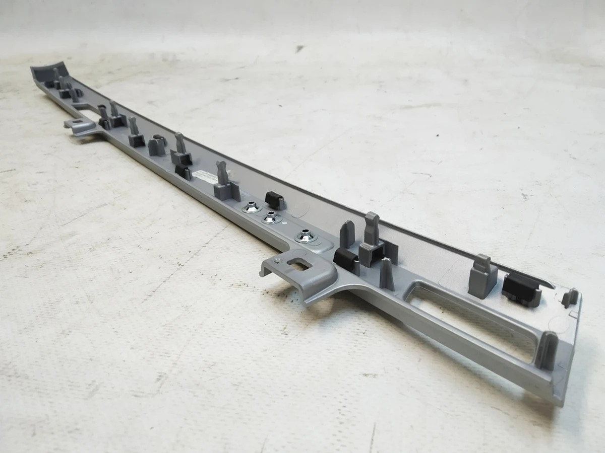 Накладка декоративная передней панели (торпедо) правая NP5 Audi Q7 4M1853242