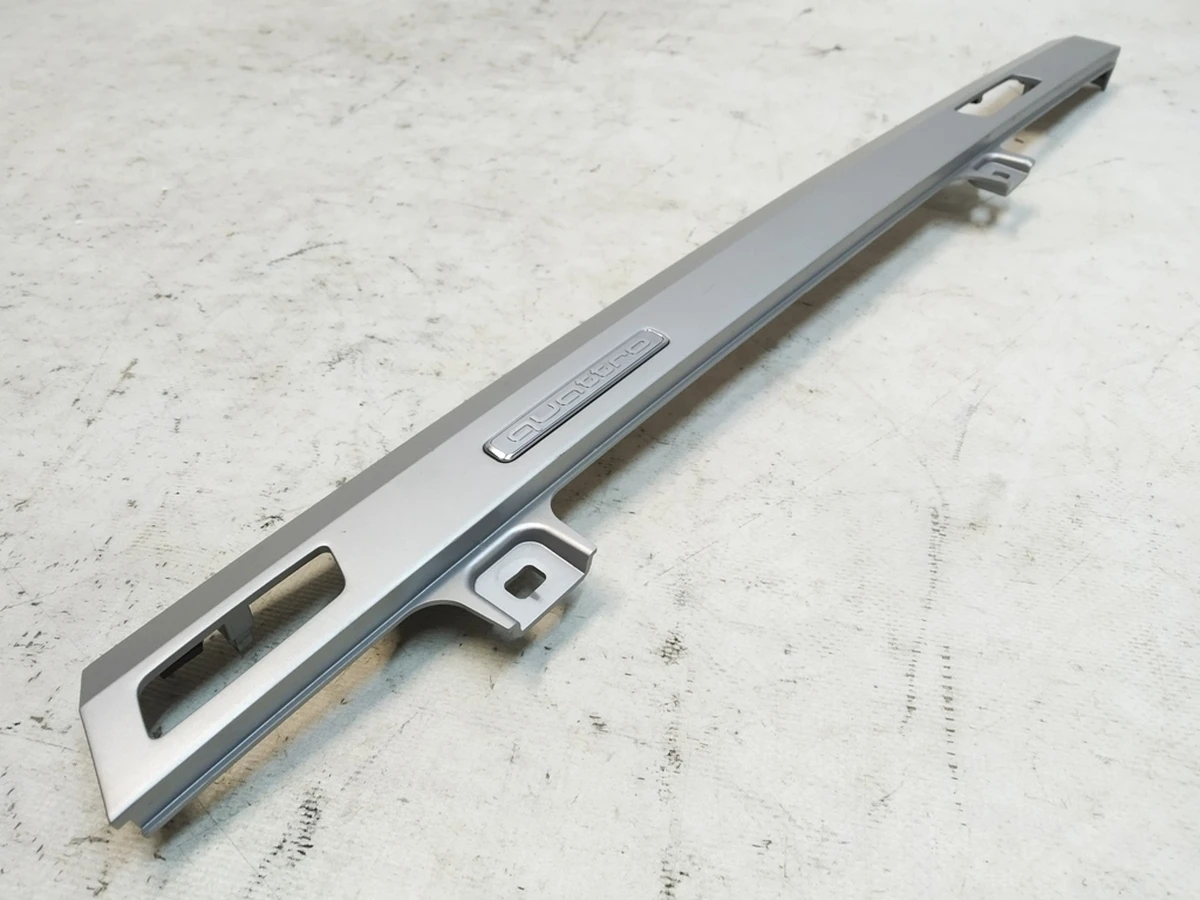 Накладка декоративная передней панели (торпедо) правая NP5 Audi Q7 4M1853242