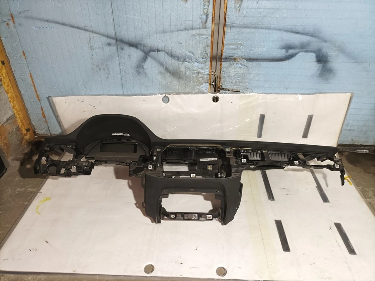 Панель приладів з повітроводом (торпедо) Audi Q7 4M1857001AB