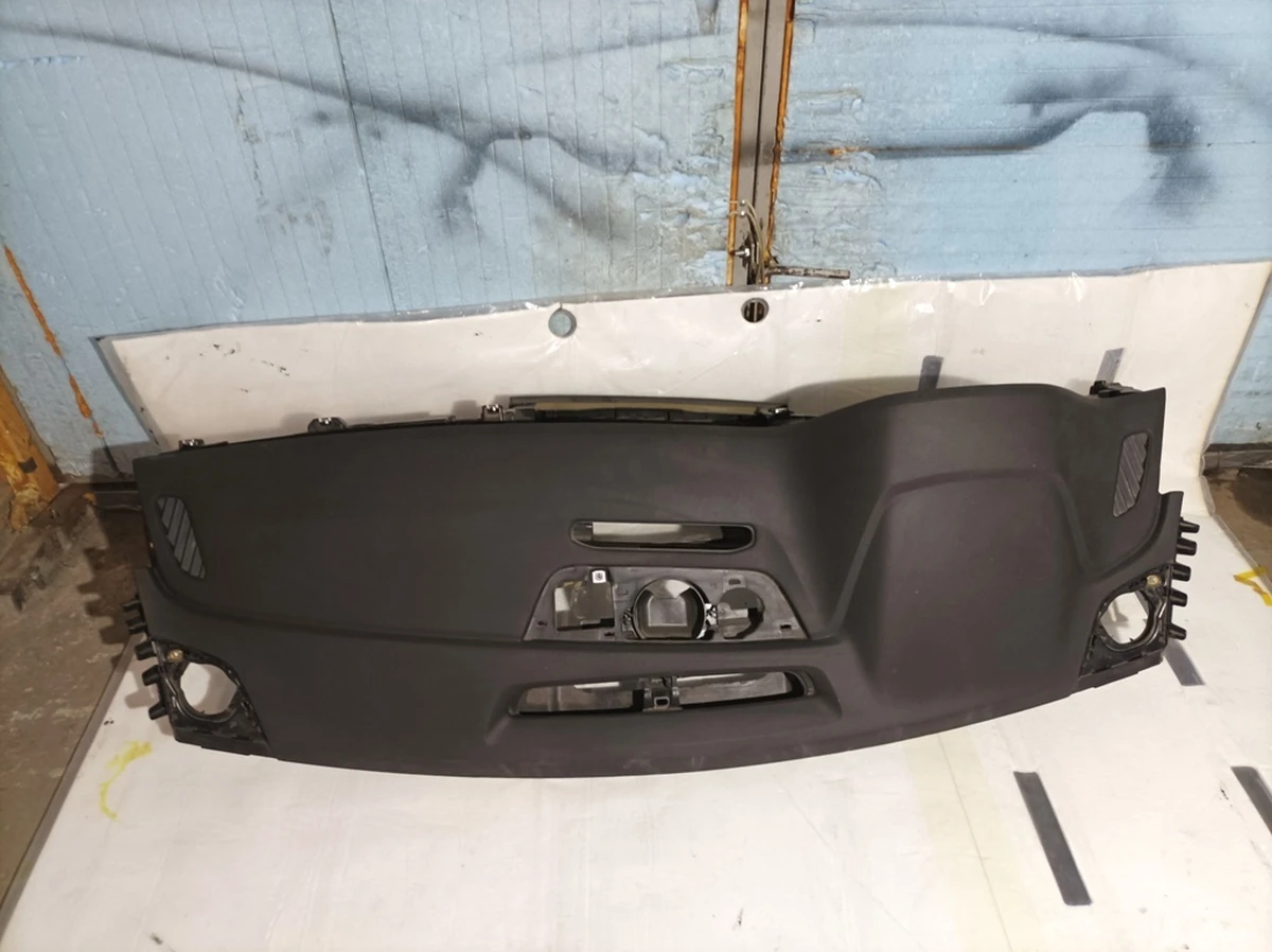 Панель приладів з повітроводом (торпедо) Audi Q7 4M1857001AB