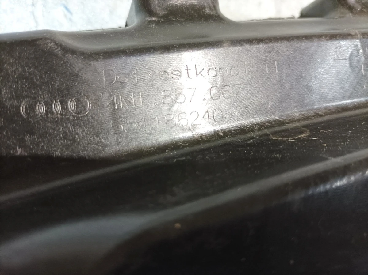 Панель приладів з повітроводом (торпедо) Audi Q7 4M1857001AB