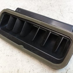 Дефлектор обдува вітрового скла Audi Q7 4M1858431