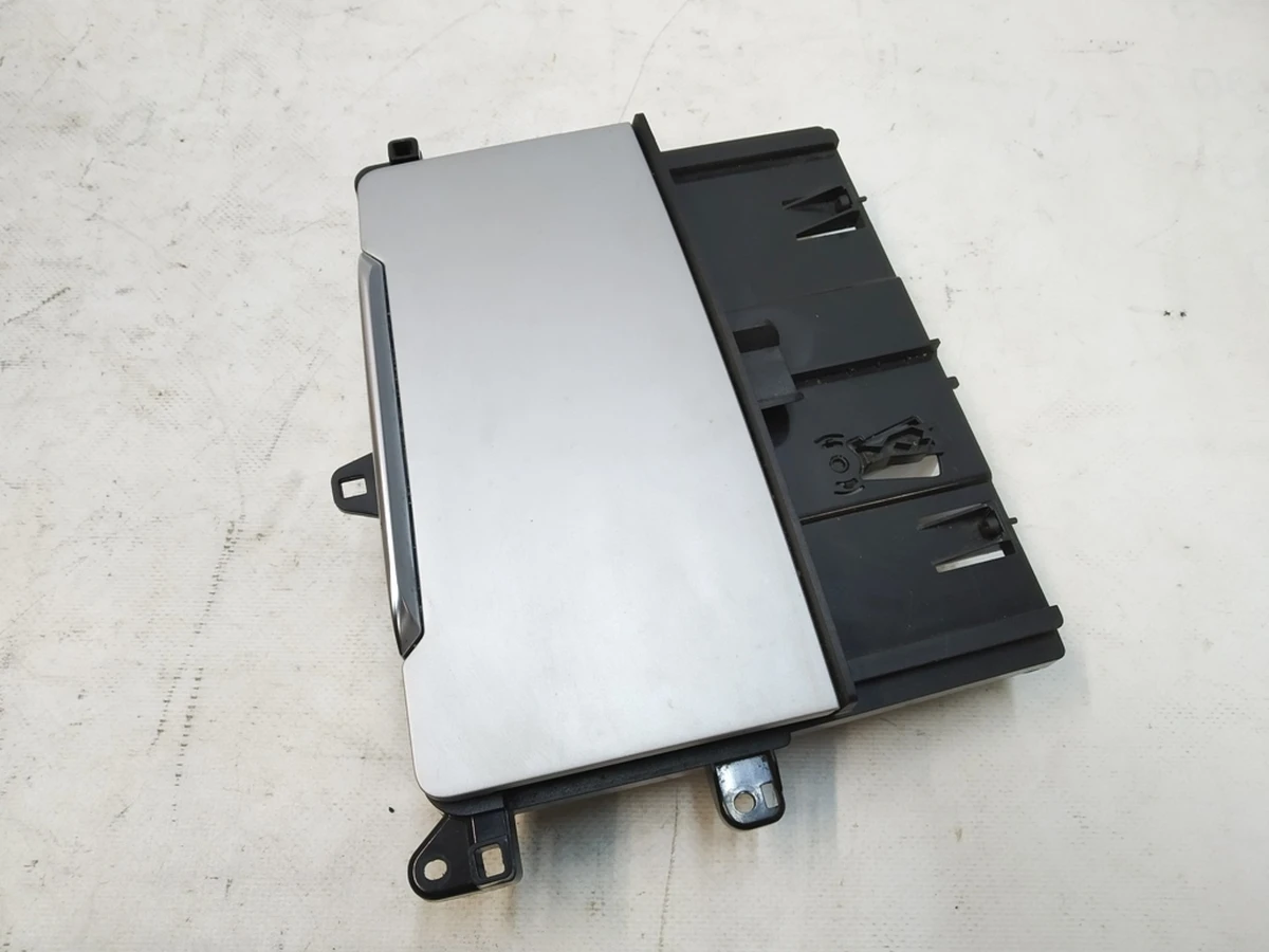 Пепельница центральной консоли в сборе Audi Q7 4M1863273B