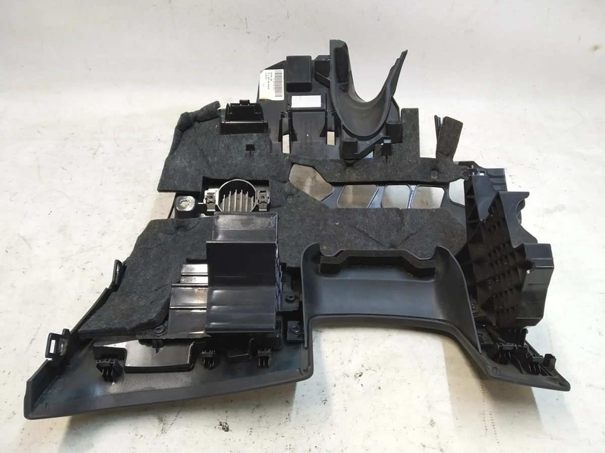 Stowage compartment of the front panel (torpedo) driver's side 24А Audi Q7 4M1880301