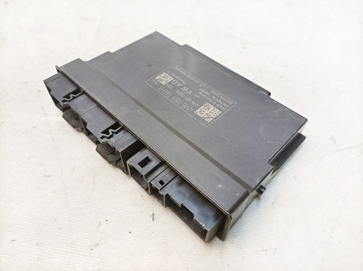 Seat control unit (damaged) Audi E-tron 4M6959760B