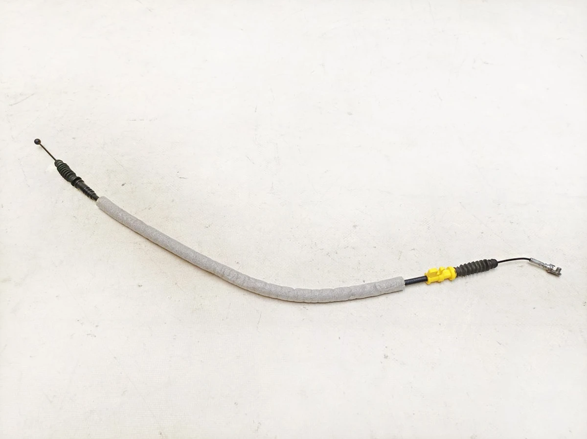 Трос замка двери Audi E-tron 4M8837099