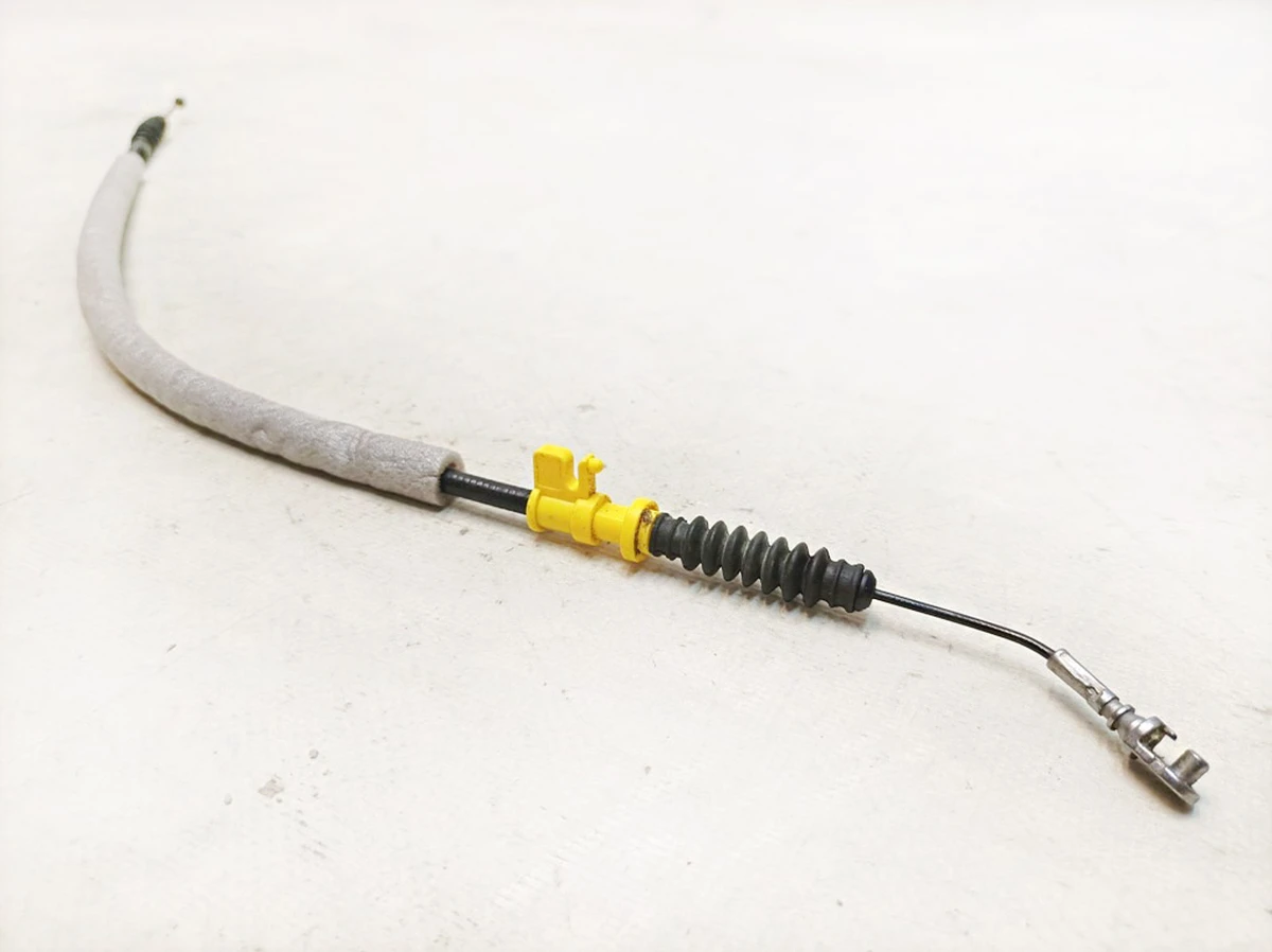 Трос замка двери Audi E-tron 4M8837099