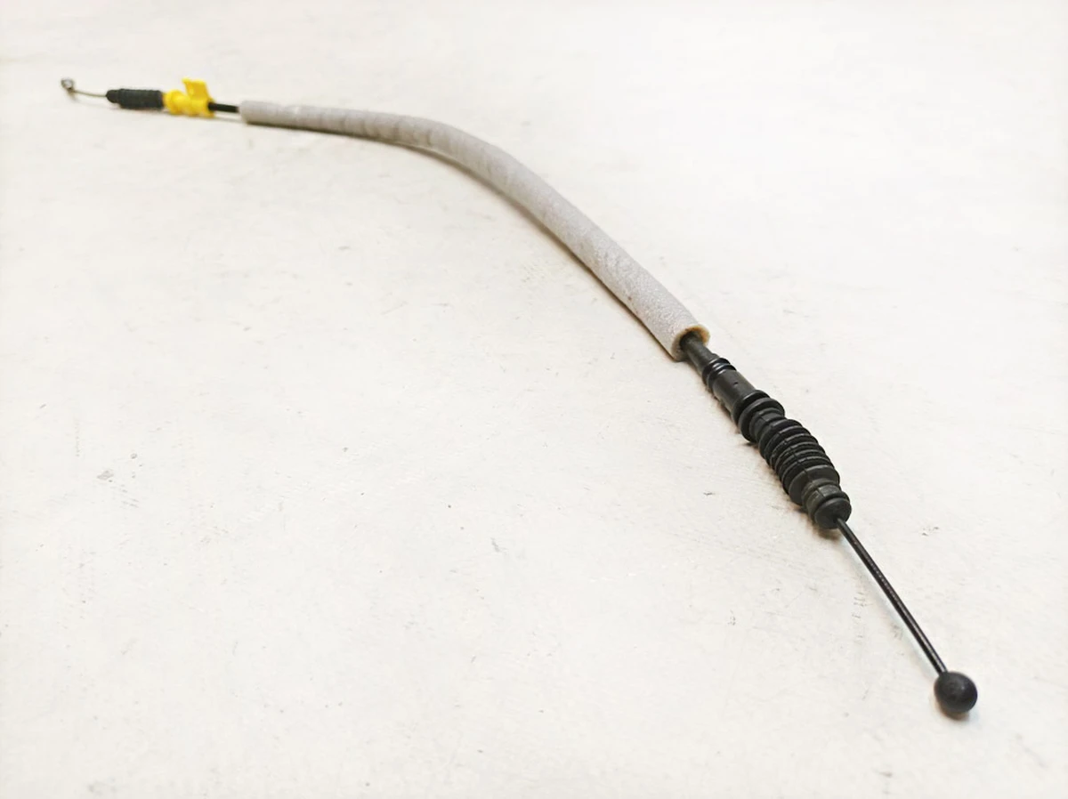 Трос замка двери Audi E-tron 4M8837099