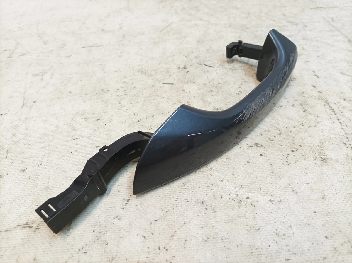 Ручка дверей передньої задньої зовнішня ліва з пошкодженням LX7L Audi E-tron 4M8837205B