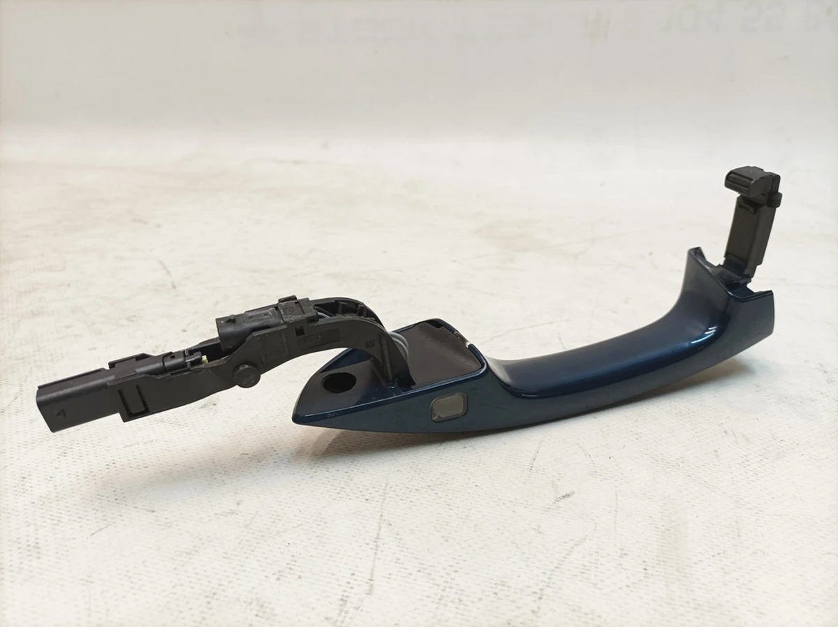 Ручка двери наружная передняя задняя правая с подсветкой Код краски: V5Z Audi E-tron 4M8837206B