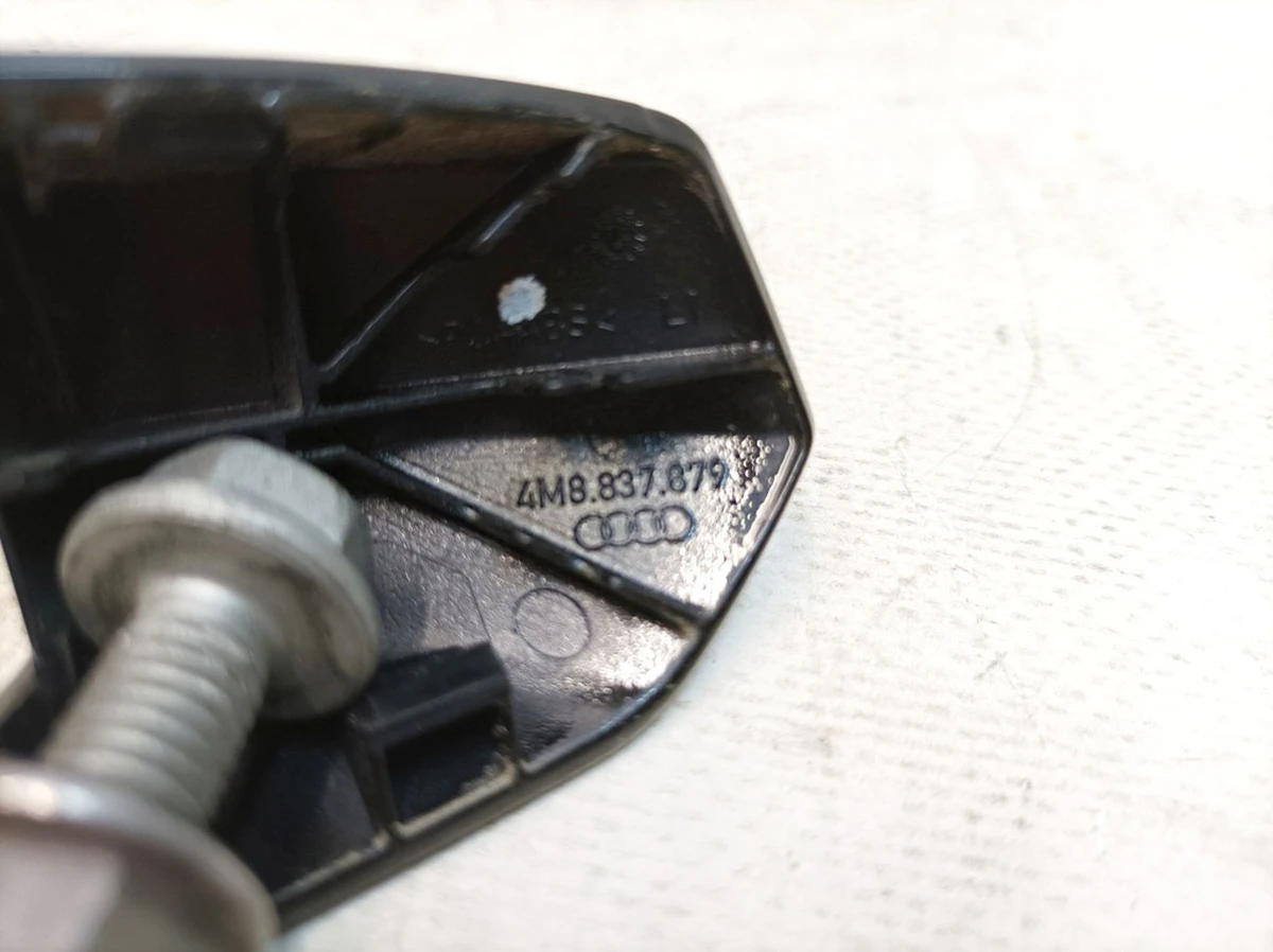 Removable cap for outer door handle front rear left LY9T Audi E-tron 4M8837879