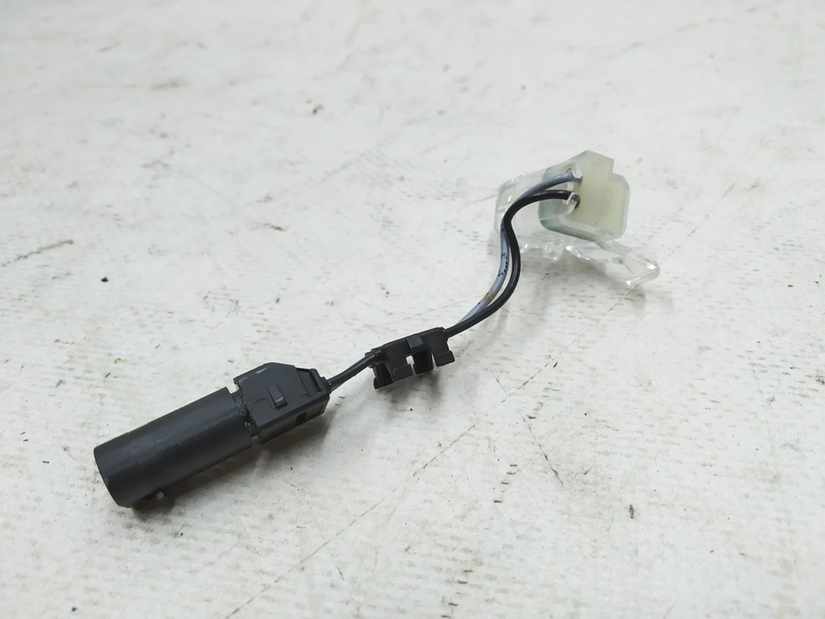 Фонарь рассеянного освещения ручки двери передней задней наружной правой Audi E-tron 4M8947134