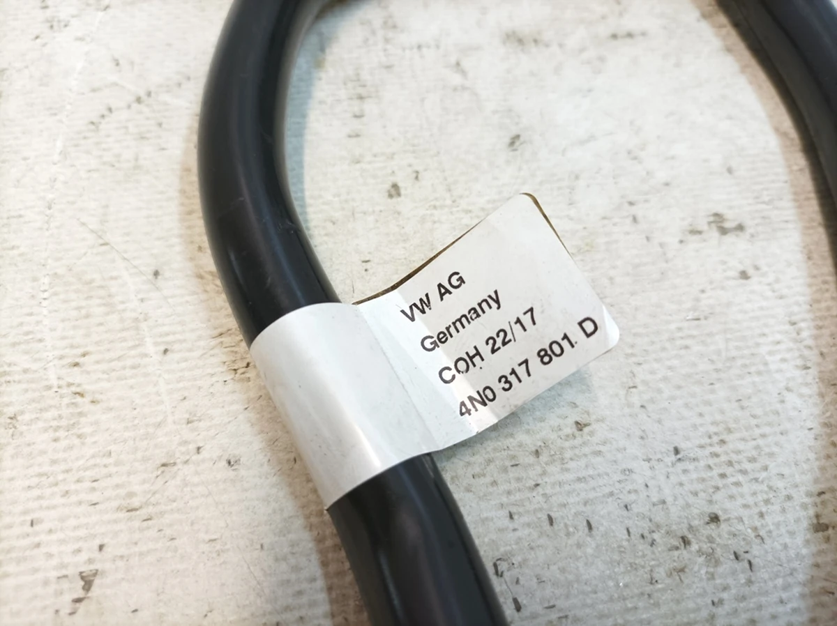 Маслопровід напірний для охолодження масла коробки передач у зборі Audi Q7 4N0317801D