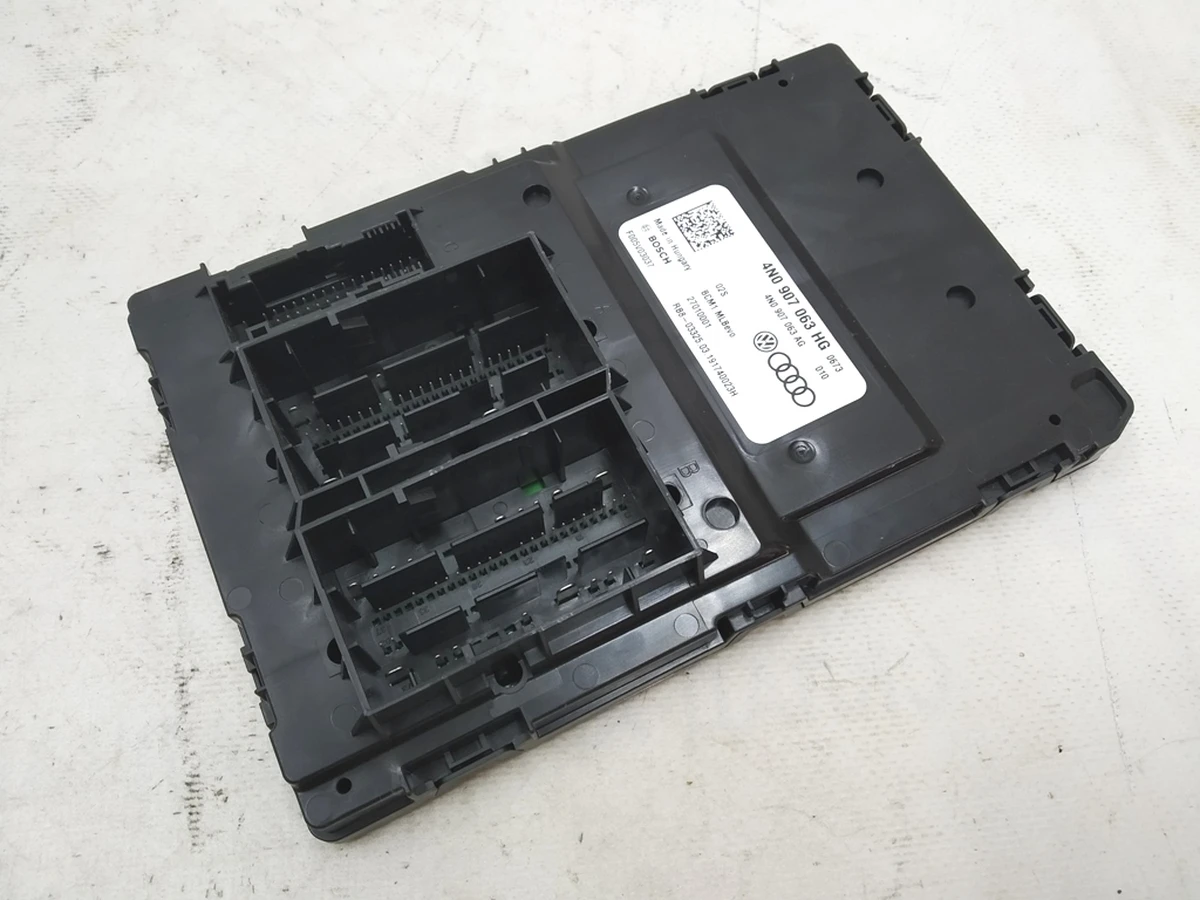 Блок управления бортовой сети Audi E-tron 4N0907063HG