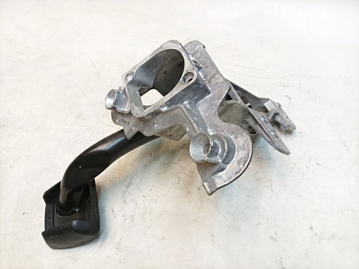 Кронштейн опорний педального вузла з педаллю томозу в зборі Audi E-tron 4N1723117