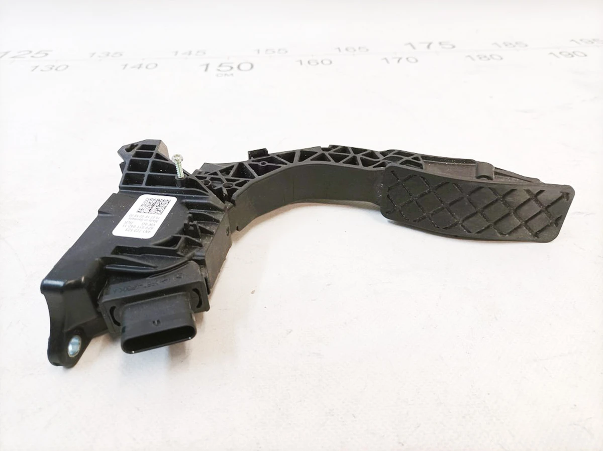 Педаль акселератора з електронним модулем (без вібродатчика) Mercedes B-Class 4N1723523