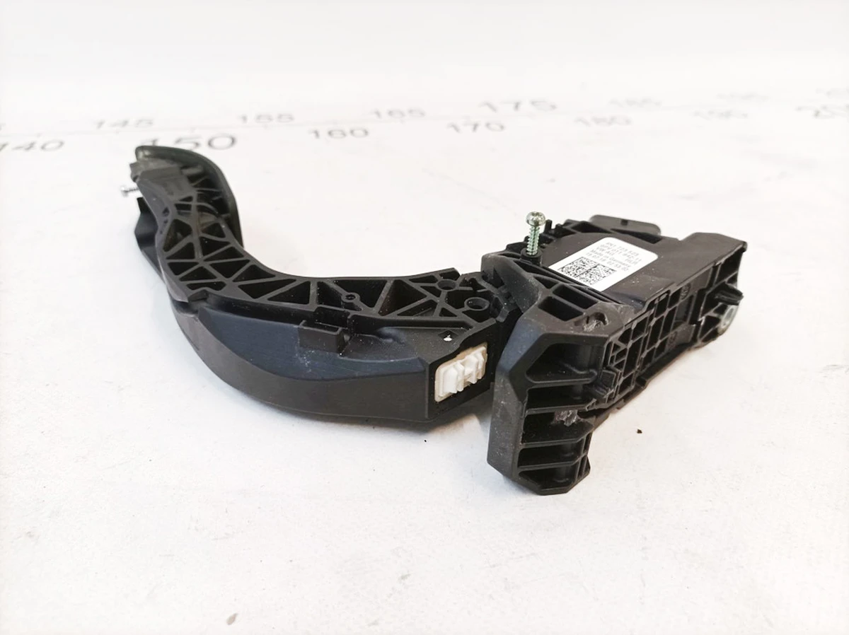 Педаль акселератора з електронним модулем (без вібродатчика) Mercedes B-Class 4N1723523