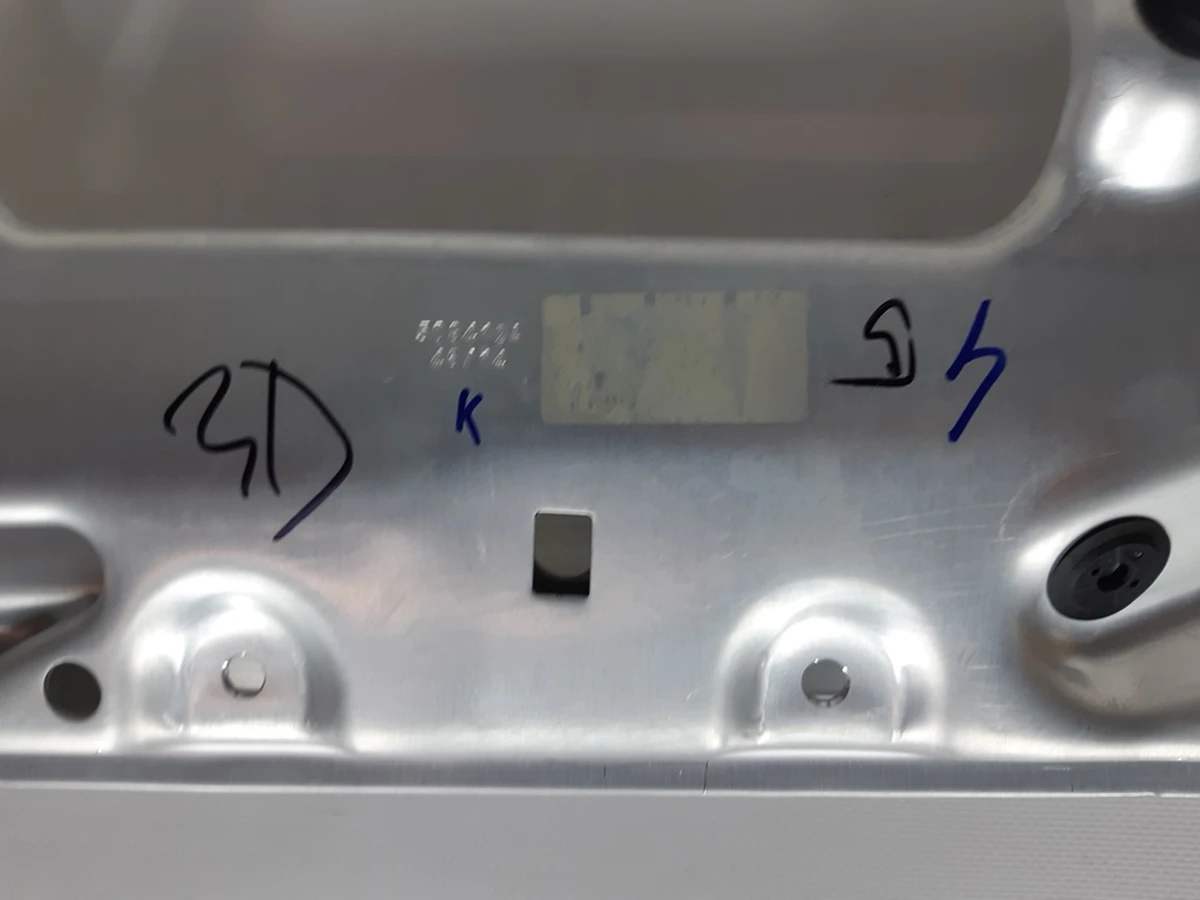 Каркас металевий двері передньої правої без підсилювача BMW I3 51007321814