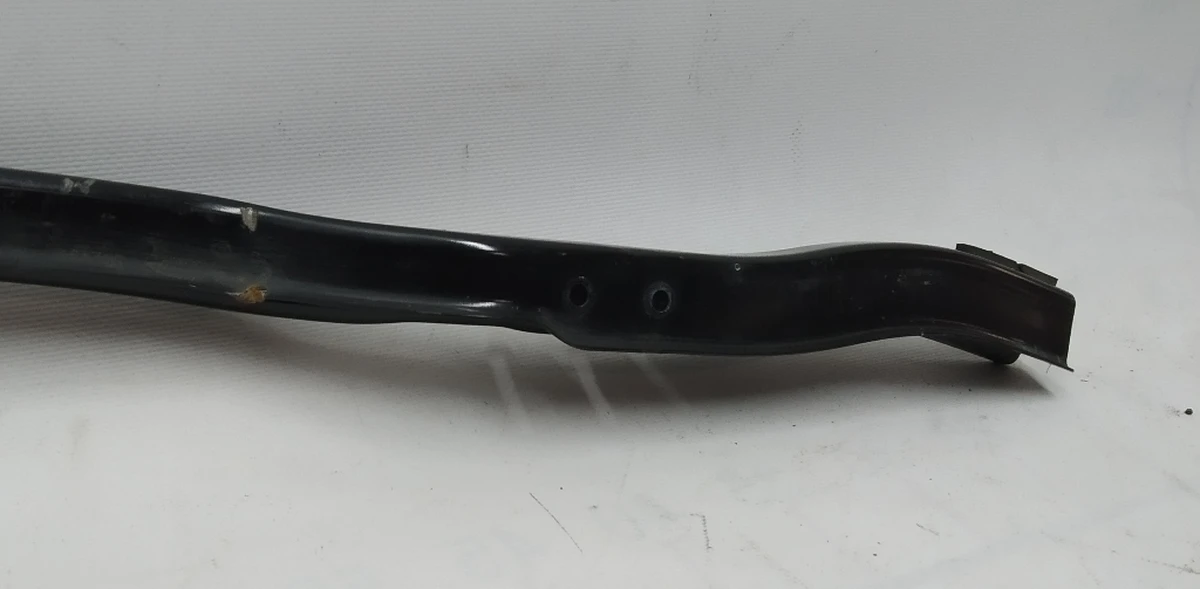 Підсилювач бампера переднього нижній (деформований один край) BMW I3 51117296853