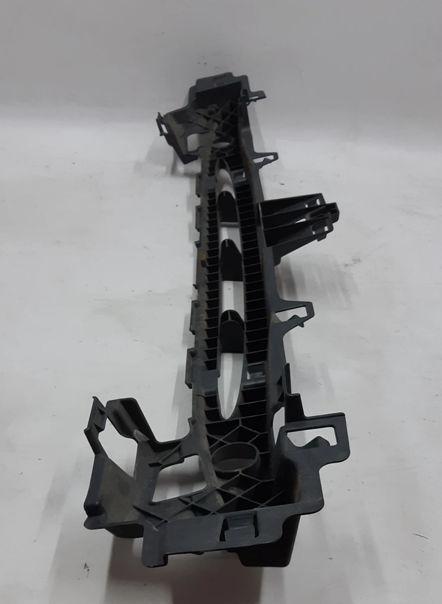 Кронштейн кріплення заднього бампера середній BMW i3 51127306903