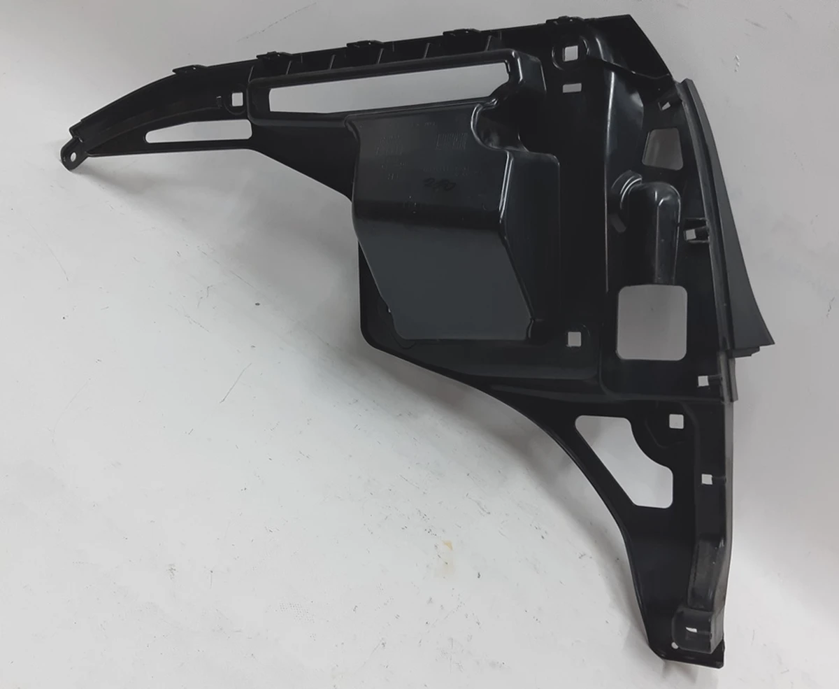 Кронштейн крила заднього лівого вертикальний основний BMW i3 51137296753