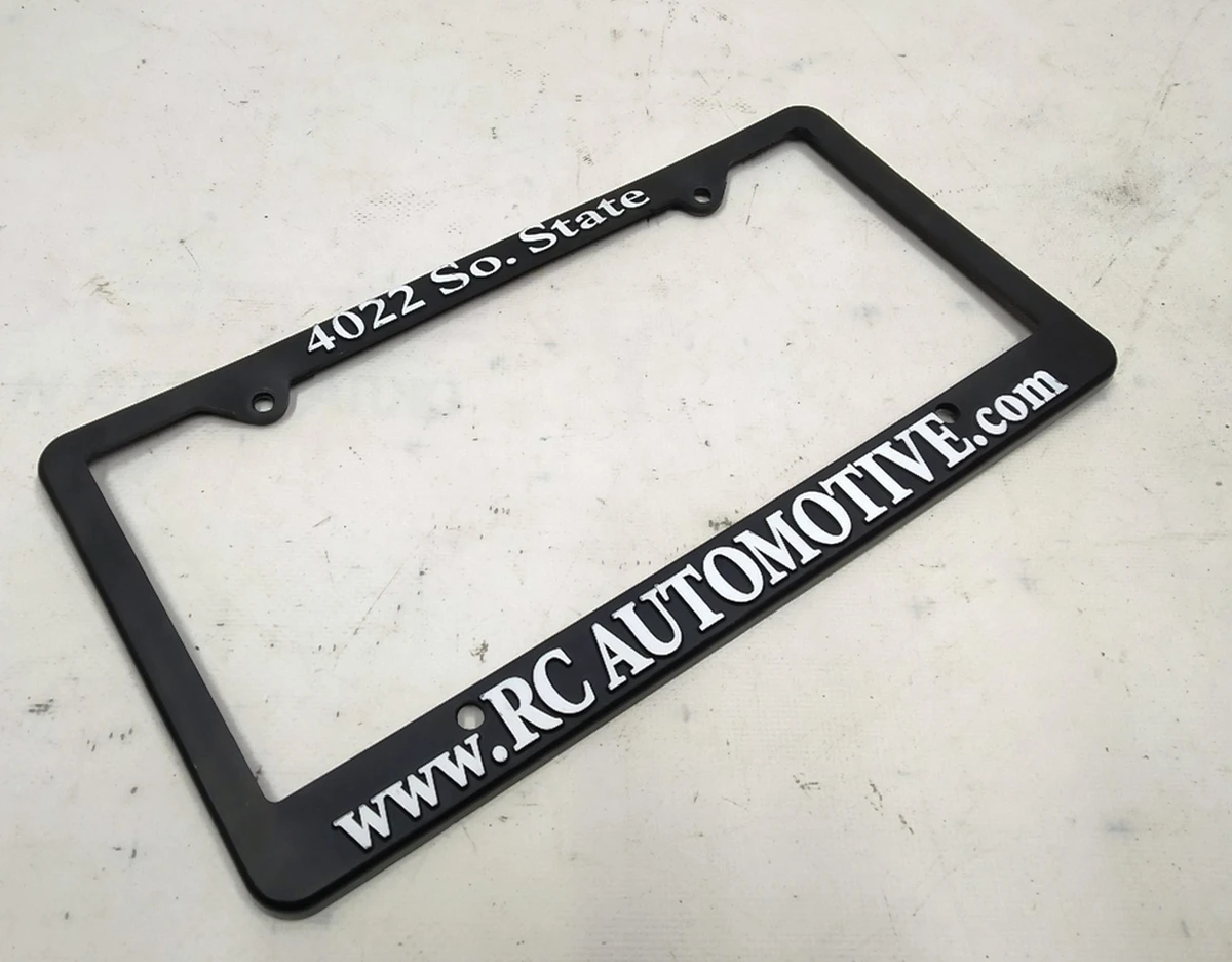 Накладка на кронштейн кріплення заднього номерного знака BMW i3 51187160607