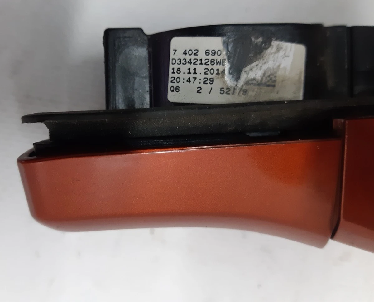 Ручка відкриття дверей передньої правої зовнішня із захисним ковпаком B78 (Solar Orange Metallic) BMW I3 51217408382