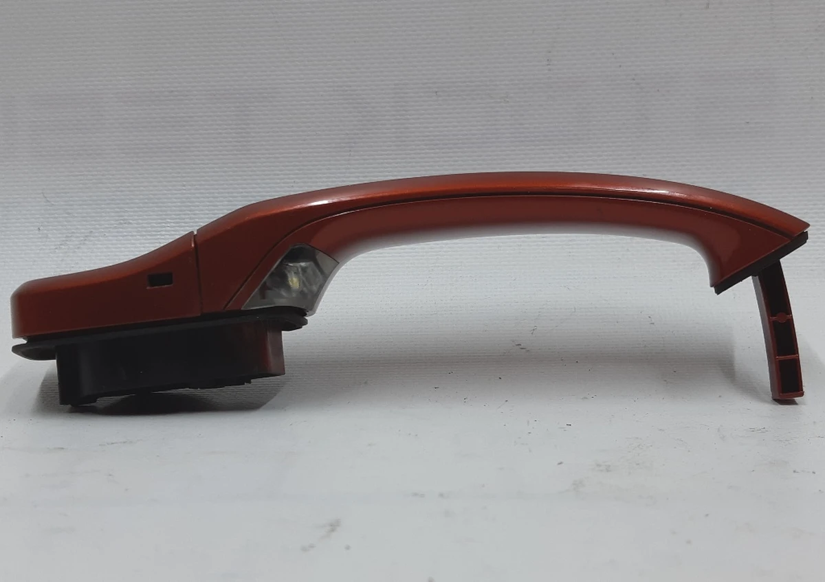 Ручка відкриття дверей передньої правої зовнішня із захисним ковпаком B78 (Solar Orange Metallic) BMW I3 51217408382