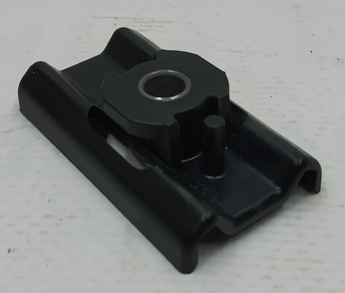 BMW i3 front left / right vents mounting bracket 51337367723