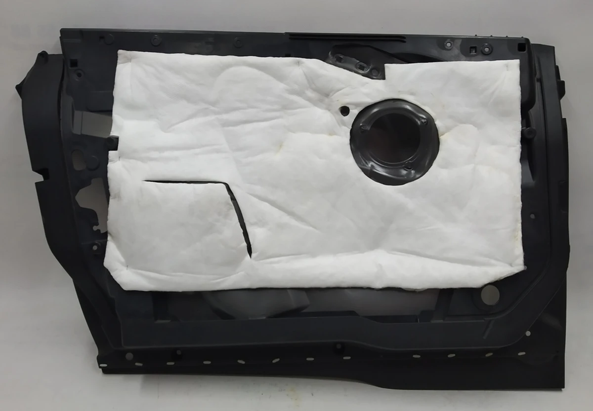 Облицювання внутрішня (пластик) двері передньої лівої в зборі з шумоізоляцією BMW i3 51417303637