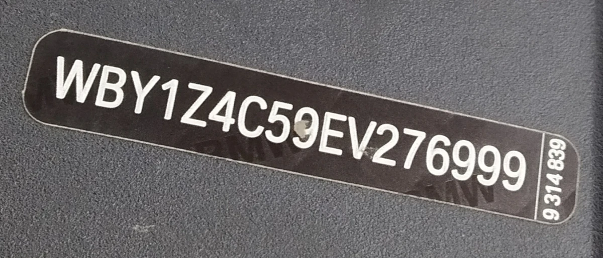 Облицювання внутрішня (пластик) двері передньої правої в зборі з шумоізоляцією BMW i3 51417303638