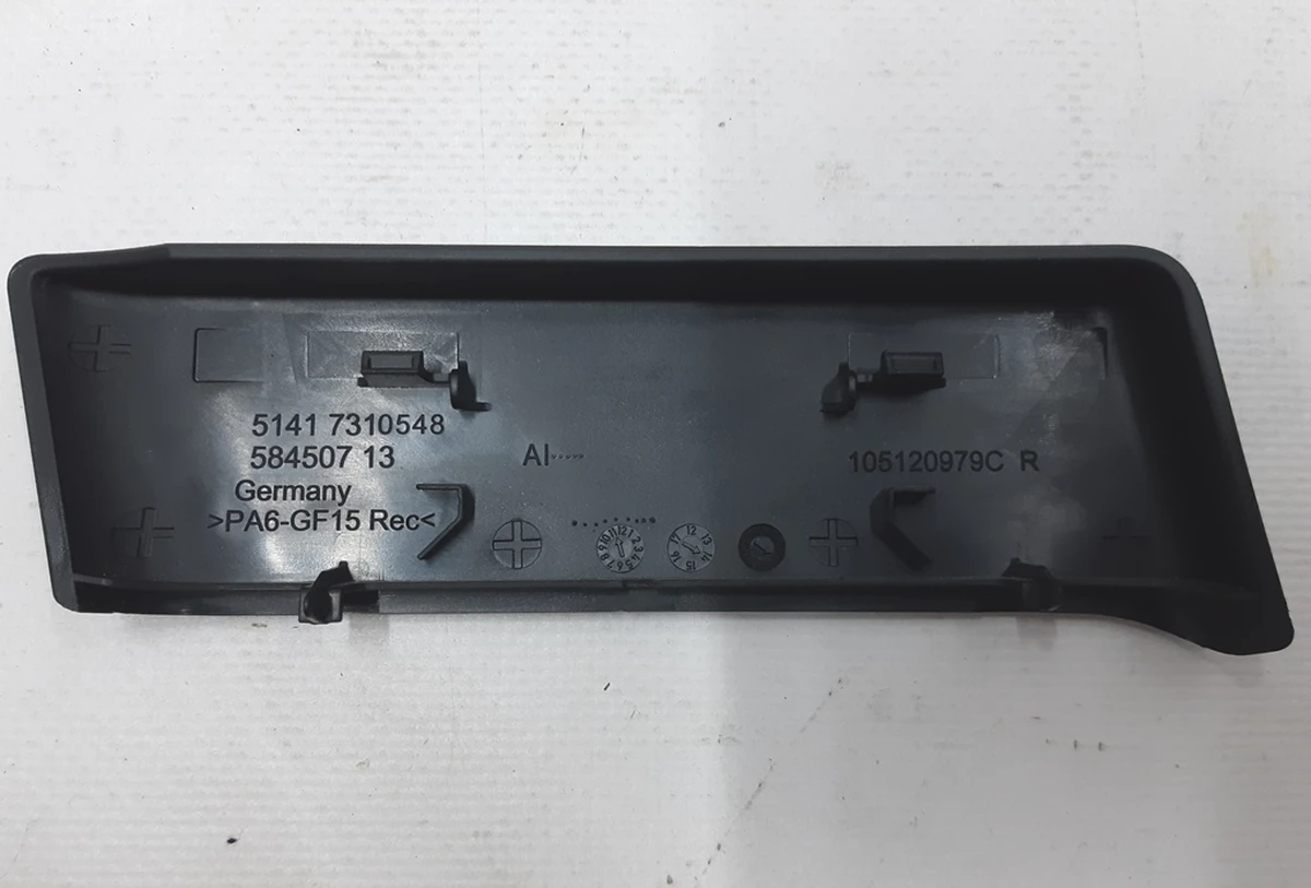 Накладка зеркала наружного правого внутренняя BMW I3 51337310548