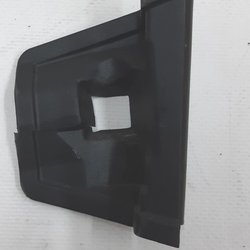 Накладка гумова петлі нижніх дверцят передньої лівої BMW I3 51417363175