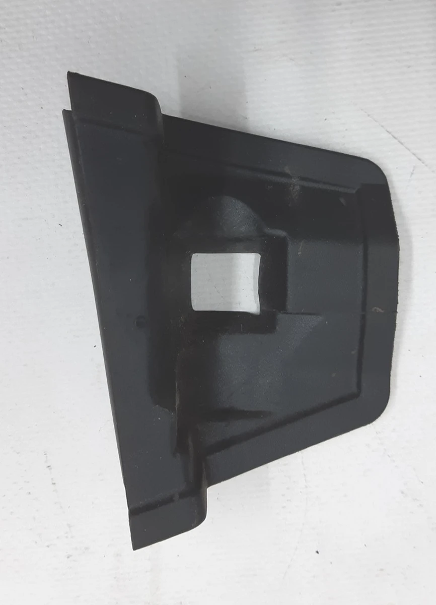 Накладка гумова петлі нижніх дверцят передньої правої BMW I3 51417363176