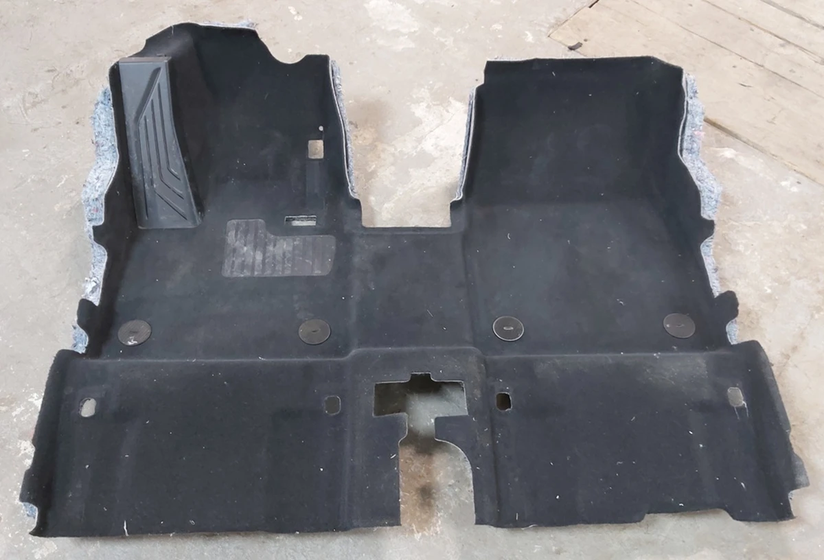 Килимове покриття підлоги 1-го ряду сидінь в зборі з панеллю для відпочинку ноги водія BMW I3 51477272375