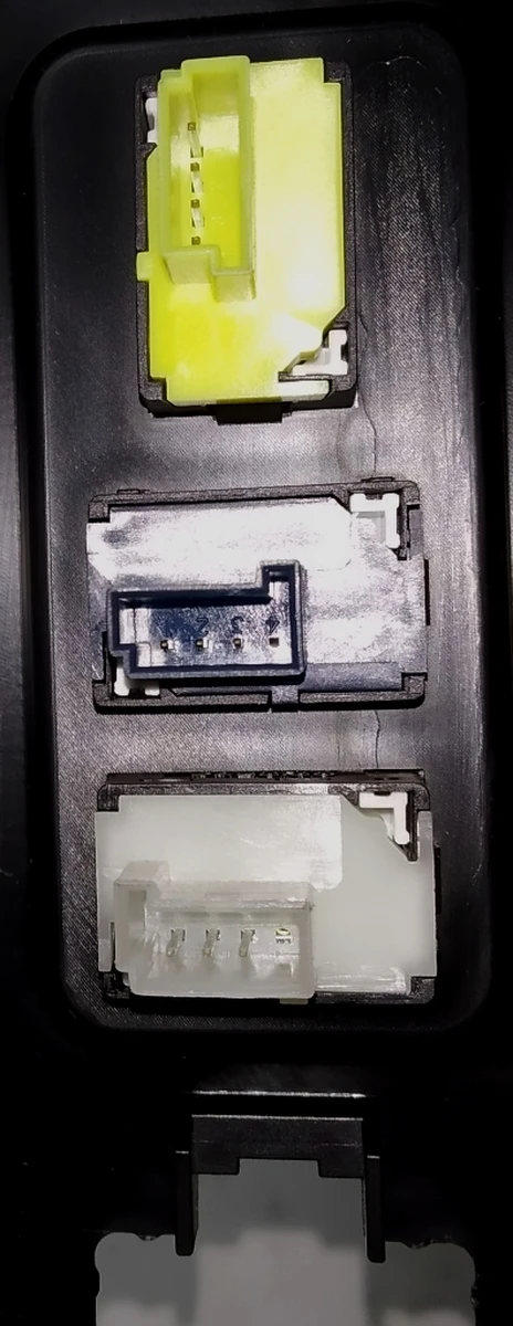 Облицювання порогу стійки А нижня ліва в зборі з кнопками відкриття багажника капота паливного люка BMW i3 51437272417