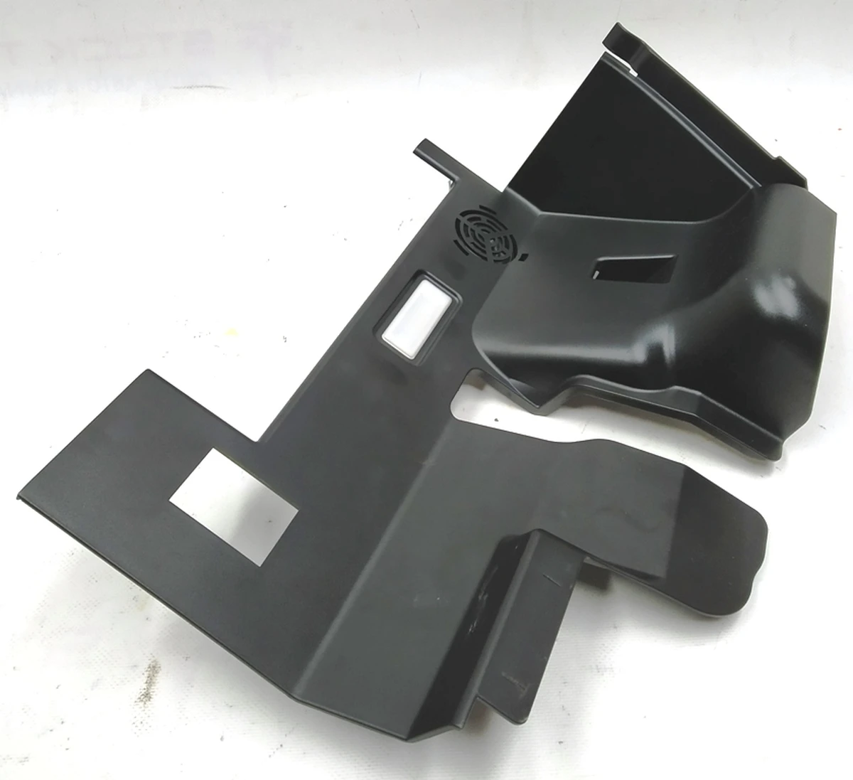 Облицювання інструментальної панелі нижня ліва в зборі з ліхтарем підсвічування і динаміком гучного зв'язку BMW i3 51459283030