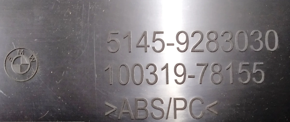 Облицювання інструментальної панелі нижня ліва в зборі з ліхтарем підсвічування і динаміком гучного зв'язку BMW i3 51459283030