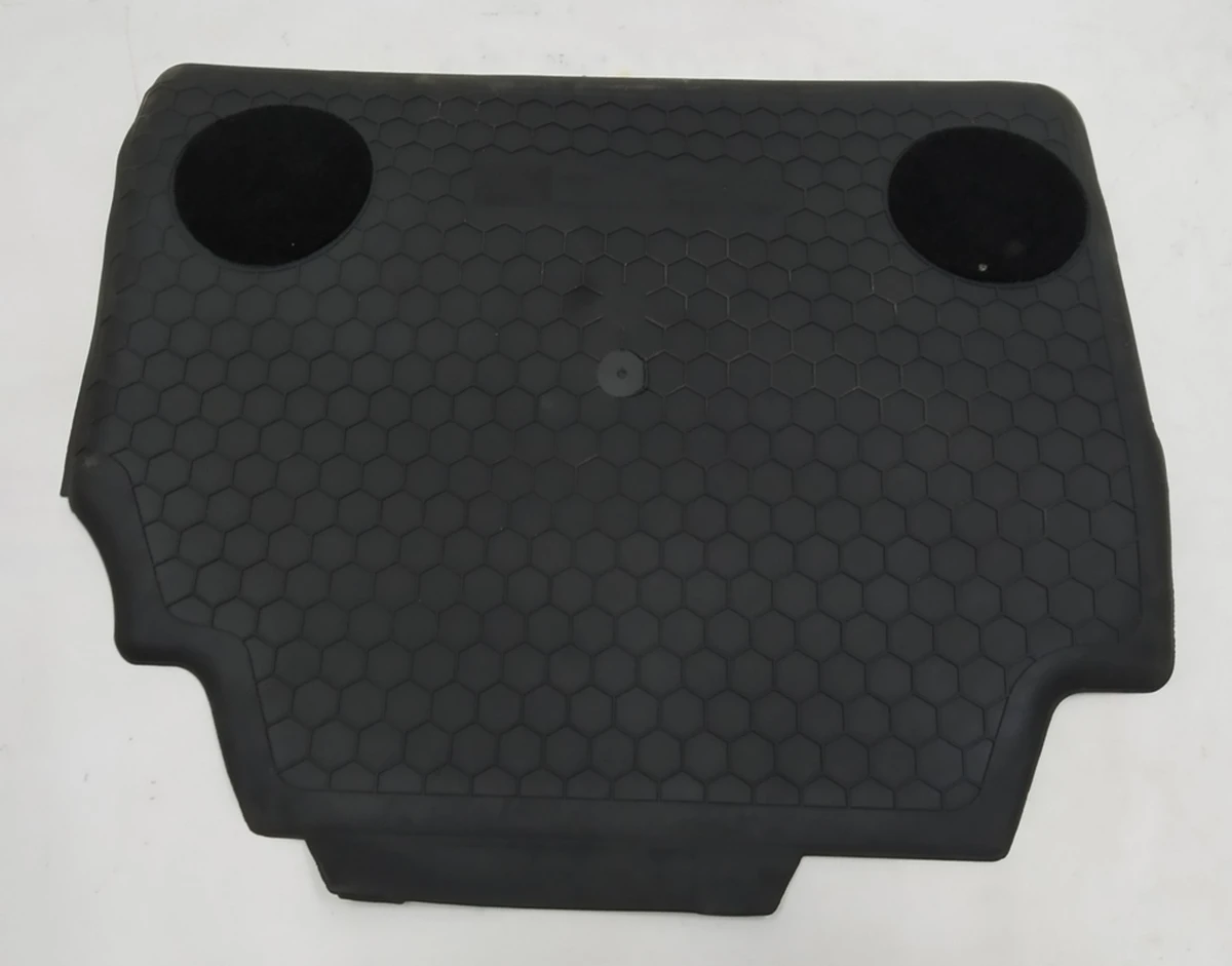 Килимок салону 2-го ряду сидінь правий (прогумований) BMW i3 51472353819