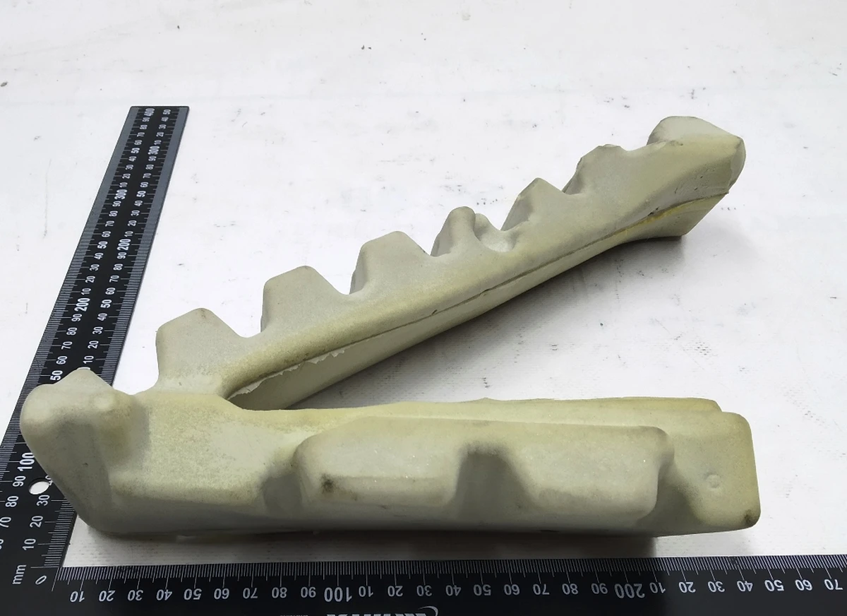 Теплошумоизолятор багажного отсека задний правый BMW i3 51447377590