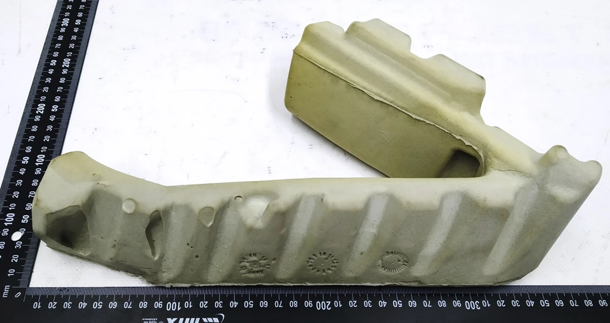 Теплошумоизолятор багажного отсека задний правый BMW i3 51447377590